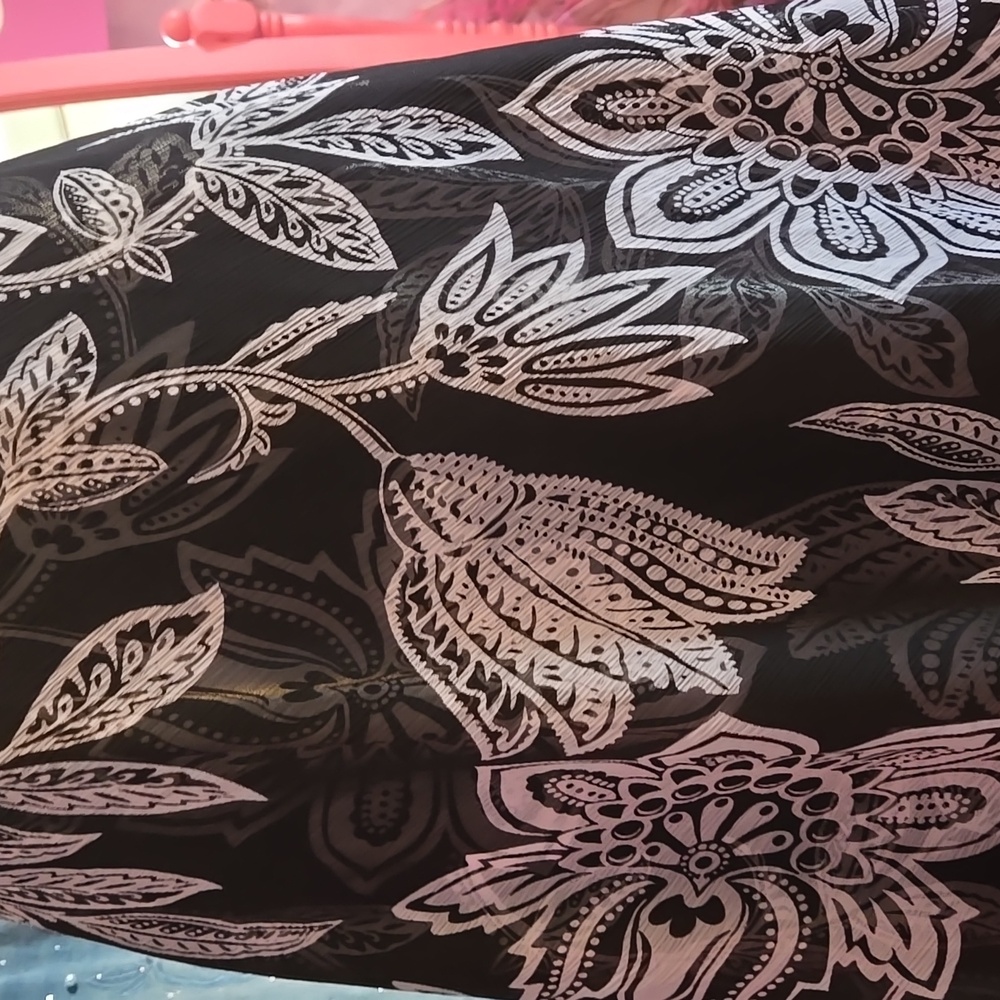 White House Black Market Elegant Black and White Floral Print Dress. - Picture 6 of 15
